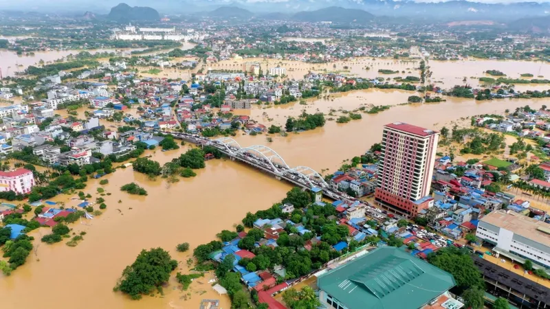 Miền Bắc: Nước lũ đang dồn về hạ lưu