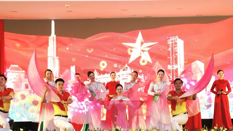 Truy tặng danh hiệu “Anh hùng Lực lượng vũ trang nhân dân” thời kỳ kháng chiến chống Mỹ cứu nước cho Hội Nông dân giải phóng khu V