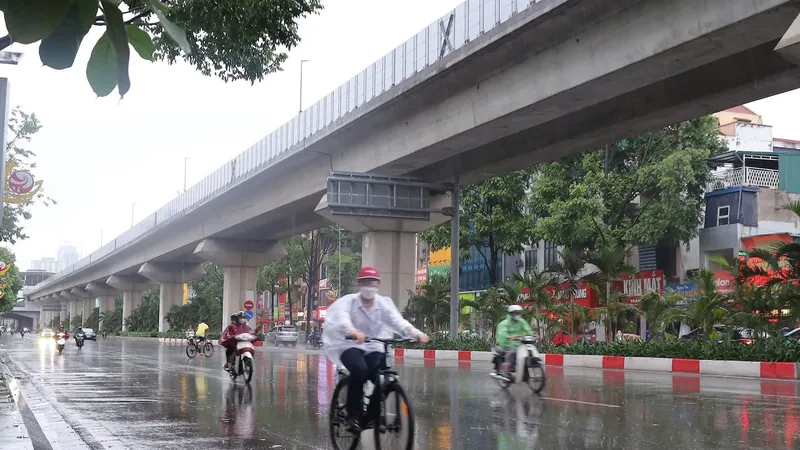 Mưa diện rộng, chất lượng không khí Hà Nội vẫn ở mức trung bình
