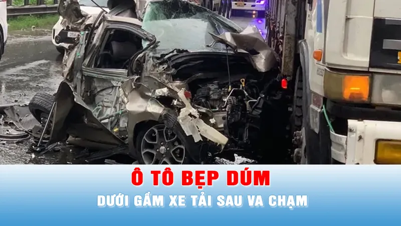 Podcast bản tin trưa 8-11: Ô tô bẹp dúm dưới gầm xe tải sau va chạm, tài xế thoát chết kỳ diệu