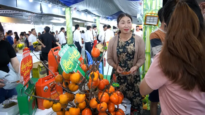 "Săn" đặc sản vùng miền tại chuỗi sự kiện OCOP thường kỳ TPHCM