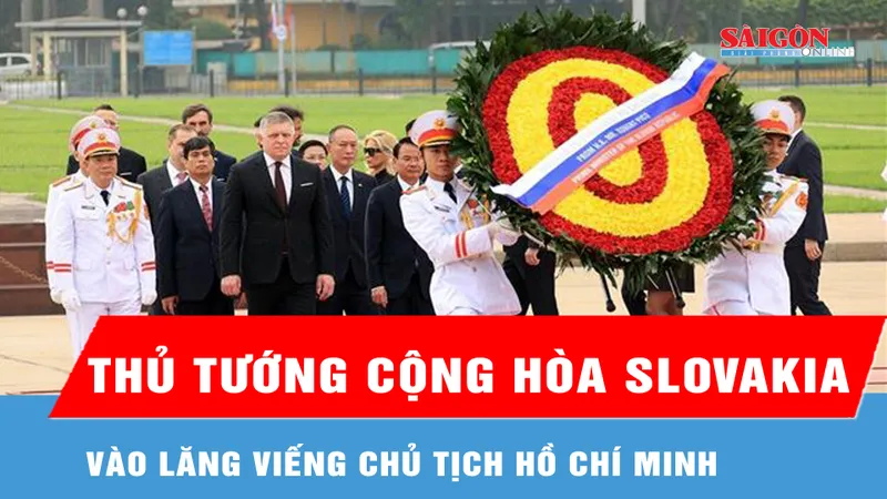 Thủ tướng Cộng hòa Slovakia vào Lăng viếng Chủ tịch Hồ Chí Minh