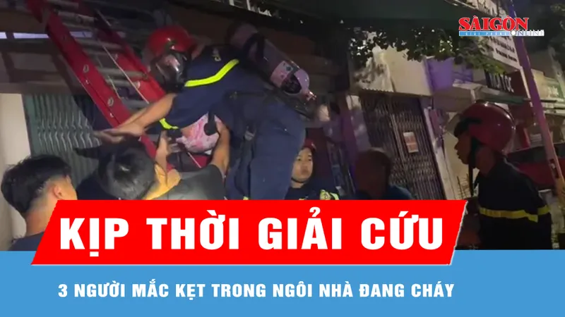 Kịp thời giải cứu 3 người mắc kẹt trong ngôi nhà đang cháy