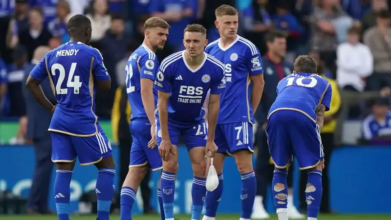 Không có “ngày tận thế” khi Leicester chính thức xuống hạng
