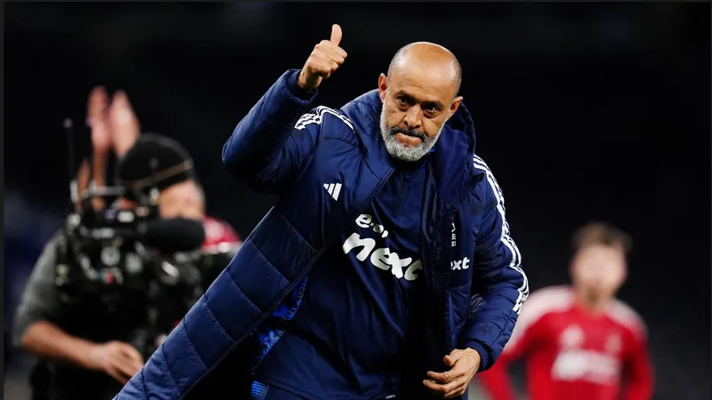 Đến lượt HLV Nuno và Nottingham cảm ơn "Bác sĩ Tottenham"