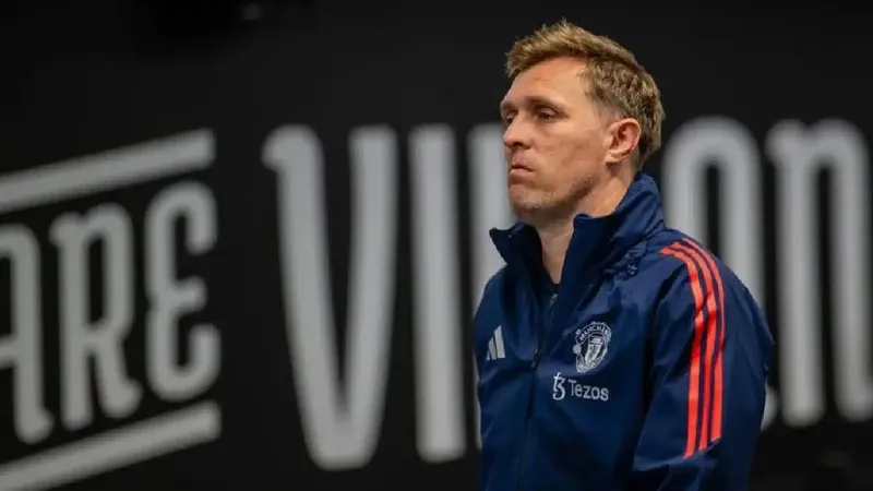 Darren Fletcher sẽ làm thêm 1 trận, nhưng vấn đề của Man United thì lớn hơn nhiều