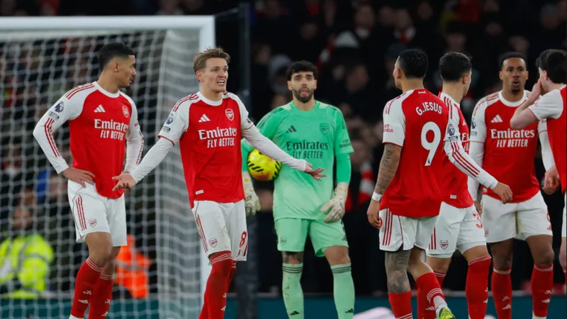 Khi những "Cyborg" Arsenal lỗi nhịp