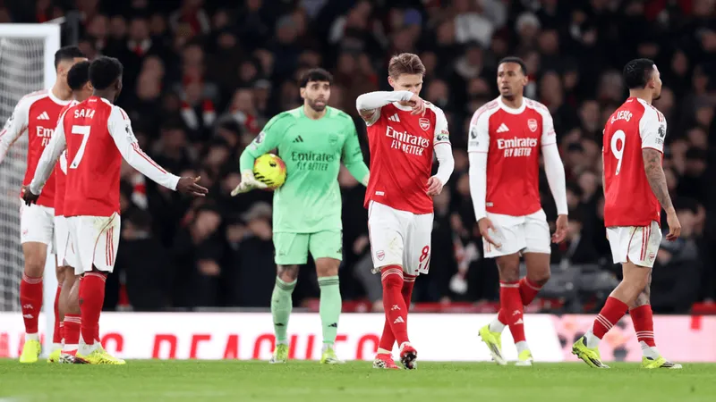 Arsenal chao đảo với những con số nguy hiểm, Arteta tìm cách “hạ nhiệt”