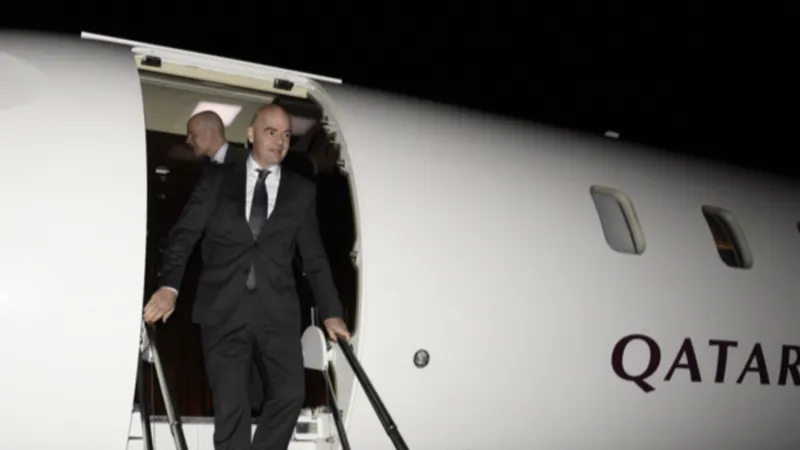 “Siêu nhân” Infantino và cuộc chiến với lịch trình World Cup