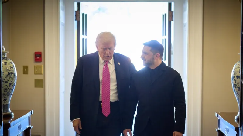 Tổng thống Mỹ Donald Trump và người đồng cấp Ukraine Volodymyr Zelensky tại Nhà Trắng ngày 17-10. Ảnh: X/@ZelenskyyUa