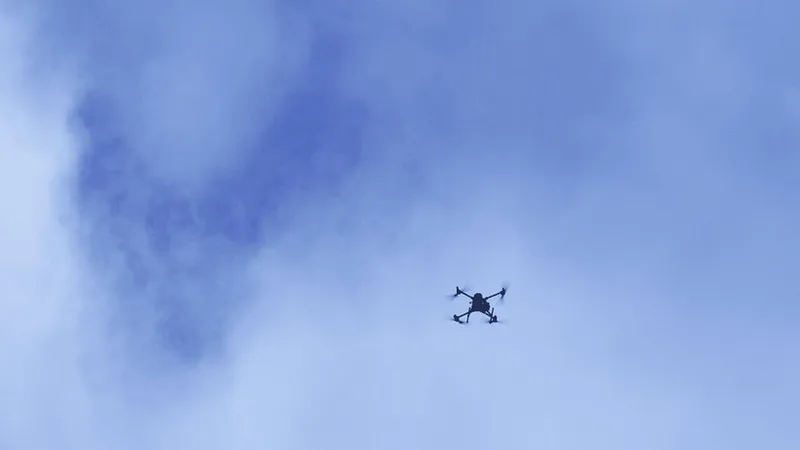 Drone xuất hiện trên bầu trời căn cứ quân sự Elsenborn, Bỉ. Ảnh: THX