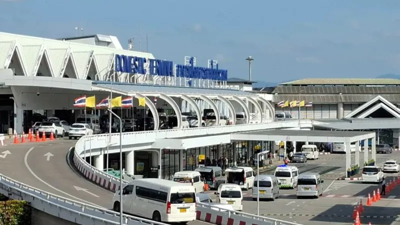 Các biện pháp y tế được tăng cường tại sân bay quốc tế Phuket, Thái Lan. Ảnh: Bangkok Post