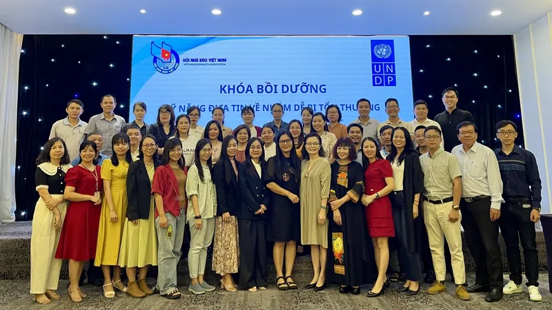 Các thành viên tham gia khóa tập huấn 