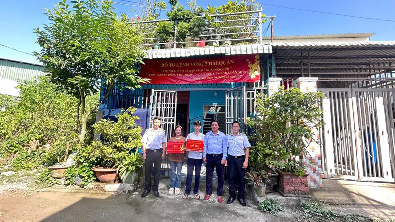 Tiểu đoàn DK1 – Bộ Tư lệnh Vùng 2 Hải quân tặng nhà đồng đội