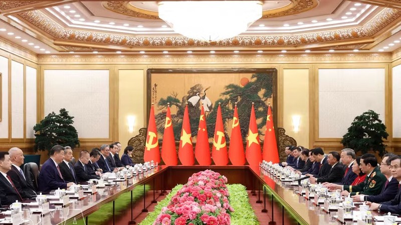 党中央总书记、国家主席苏林与中共中央总书记、国家主席习近平举行会谈