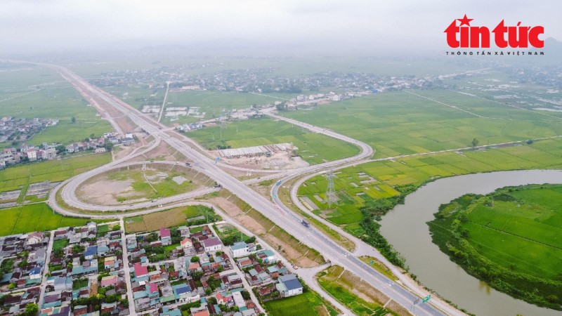 东面北-南高速公路休息站2026年5月将投入临时运营