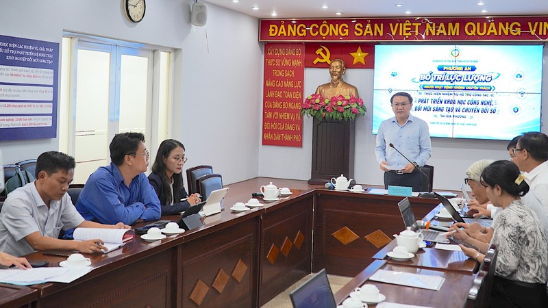 胡志明市科学与技术厅长林廷胜在会议上致辞。