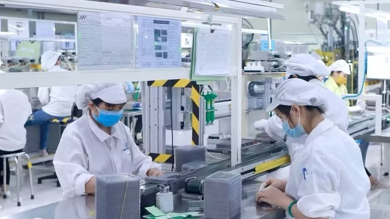 位于富寿省平川工业区的星工越南公司电子元件生产车间。