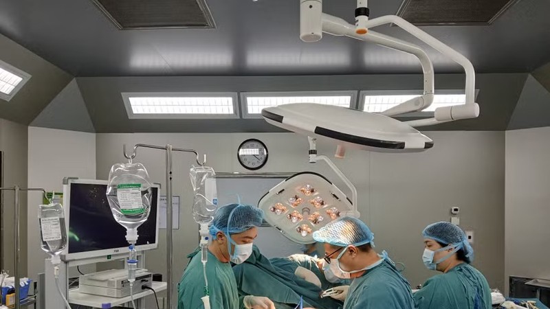 越南医疗在器官移植、心脏介入、机器人手术、胎儿心脏介入、辅助生殖和癌症治疗等诸多高新技术领域日益确立专业能力。