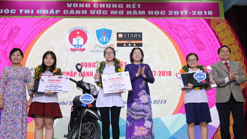 Thí sinh Nguyễn Ngọc Ánh đoạt giải nhất cuộc thi Chắp cánh ước mơ 