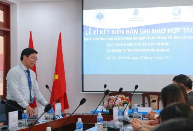 Trường ĐH Công nghiệp Thực phẩm TPHCM hợp tác với doanh nghiệp trong quản lý an toàn thực phẩm