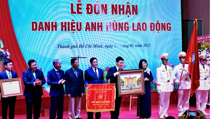 Trường ĐH Y dược TPHCM nhận danh hiệu Anh hùng Lao động thời kỳ đổi mới