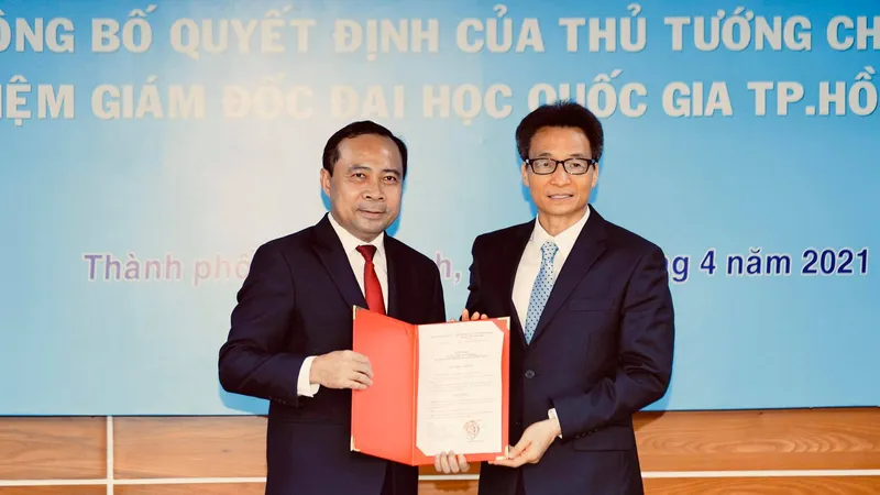 Trao quyết định bổ nhiệm ông Vũ Hải Quân làm Giám đốc Đại học Quốc gia TPHCM