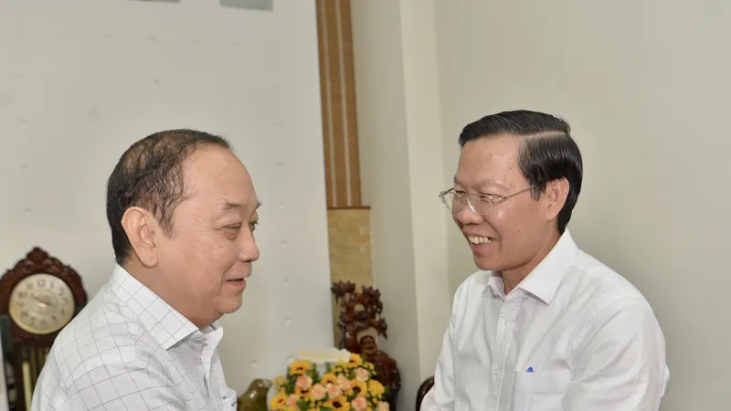 Lãnh đạo TPHCM thăm các nhà giáo tiêu biểu