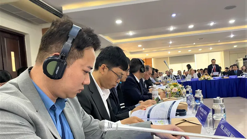 Các khách mời tham gia buổi tọa đàm. Ảnh: THANH HÙNG