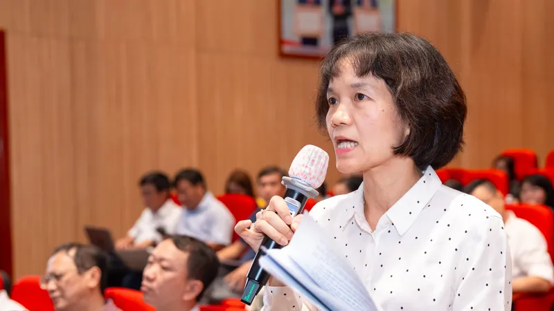 Đại biểu kiến nghị tại tọa đàm về Dự thảo Luật Giáo dục Đại học. Ảnh: THANH HÙNG