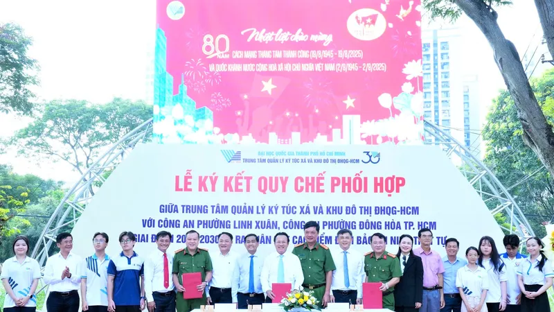 Trung tâm Quản lý Ký túc xá và Khu đô thị ĐHQG TPHCM ký kết hợp tác với Công an Phường Đông Hòa, Công an Phường Linh Xuân triển khai các hoạt động