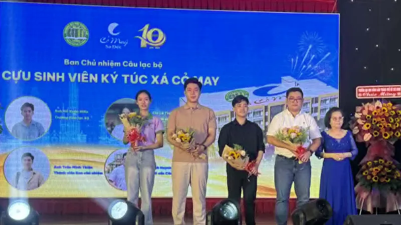 Ban chủ nhiệm câu lạc bộ KTX Cỏ May được ra mắt tại lễ kỷ niệm 10 nam thành lập