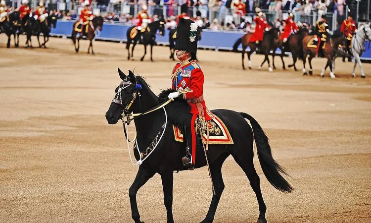 Anh diễu hành mừng sinh nhật Vua Charles III 
