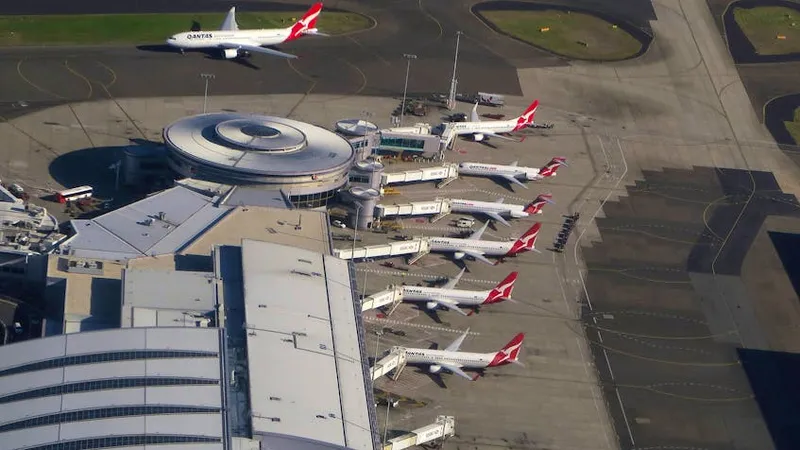Máy bay của Qantas Airways. Ảnh: REUTERS 