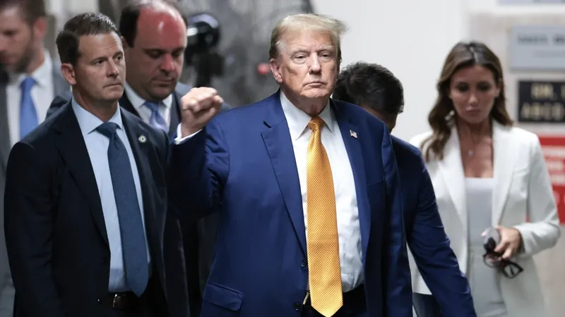 Ông Donald Trump tham gia phiên tòa xét xử ở New York. Ảnh: EPA-EFE