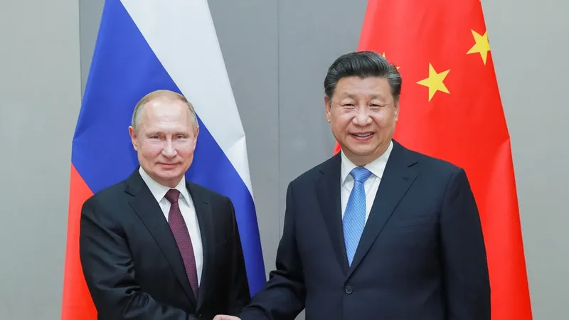Tổng thống Vladimir Putin và Chủ tịch Tập Cận Bình. Ảnh: TÂN HOA XÃ 