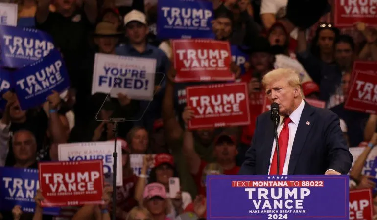 Ông Donald Trump vận động tranh cử tại Montana. Ảnh: REUTERS