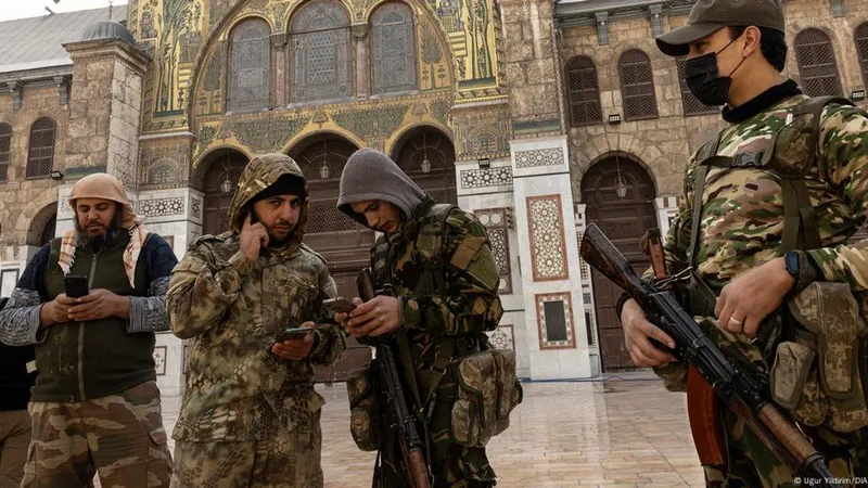 Nhóm vũ trang HTS. Ảnh: UGUR YILDIRIM/DIA IMAGES/ABACA 
