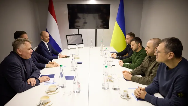 Phái đoàn NATO hội đàm với Tổng thống Ukraine Zelensky tại Kharkov năm 2024. Ảnh: PRESIDENT OF UKRAINE 
