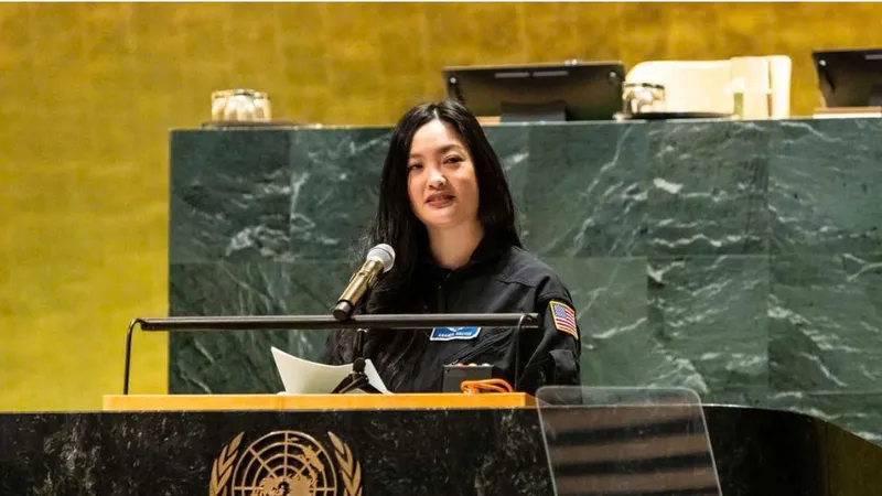Nữ phi hành gia người Mỹ gốc Việt Amanda Nguyễn phát biểu tại trụ sở LHQ vào tháng 2-2025. Ảnh: RADHIKA CHALASANI/SPOTLIGHT INTIATIVE
