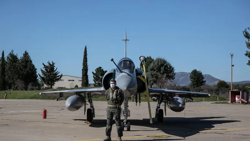 Tiêm kích Mirage 2000. Ảnh: XINHUA