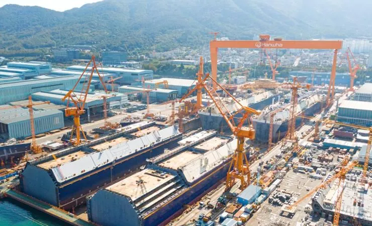 Xưởng đóng tàu Hanwa Ocean tại tỉnh Nam Gyeongsang (Hàn Quốc). Ảnh: KOREA TIMES 