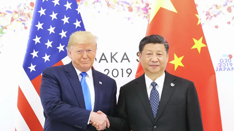 Tổng thống Mỹ Donald Trump và Chủ tịch Trung Quốc Tập Cận Bình gặp tại thành phố Osaka, Nhật Bản vào năm 2019. Ảnh: XINHUA 
