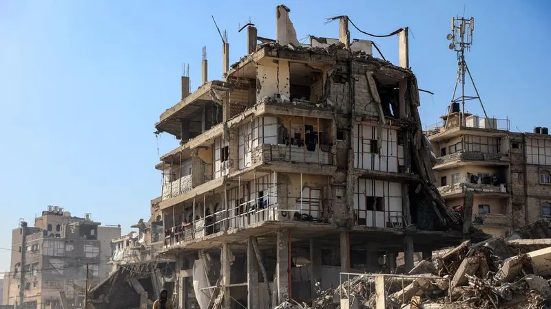 Cơ sở hạ tầng bị hư hại trong cuộc xung đột tại Gaza. Ảnh: XINHUA 