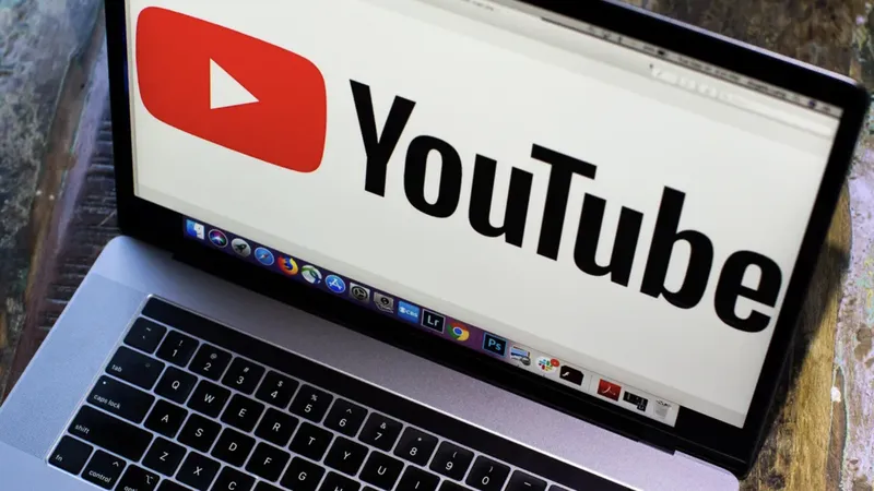 YouTube gặp sự cố gián đoạn hoạt động trong ngày 18-2. Ảnh: ANGELA LANG/CNET
