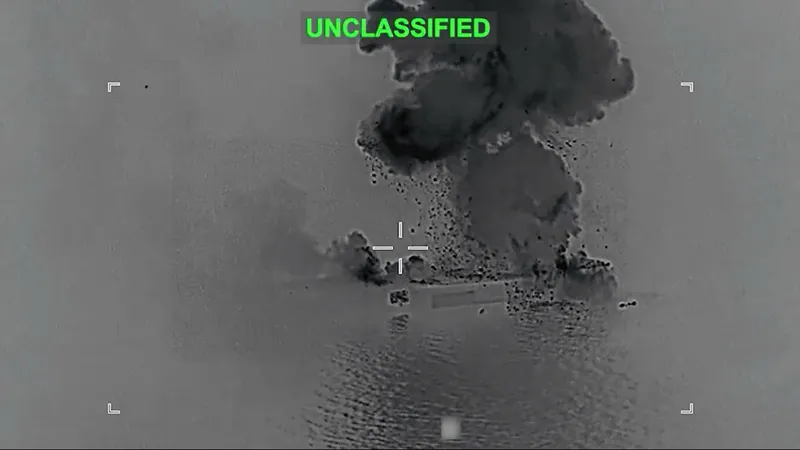 Một vụ tấn công tàu Iran do quân đội Mỹ thực hiện. Ảnh: U.S CENTRAL COMMAND