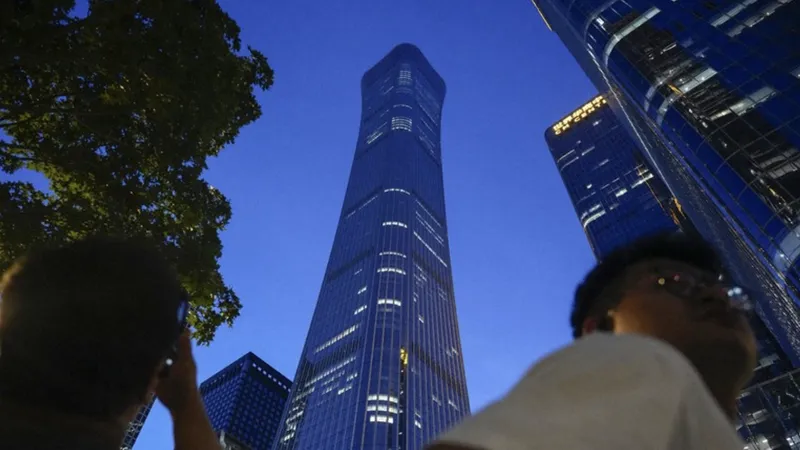 Tòa tháp CITIC ở Bắc Kinh, Trung Quốc. Ảnh: KYODO