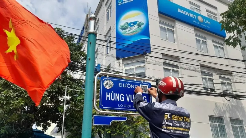 Bình Phước gắn mã QR trên biển tên đường 