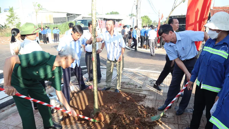 Bình Phước: Phát động trồng cây “Đời đời nhớ ơn Bác Hồ” 