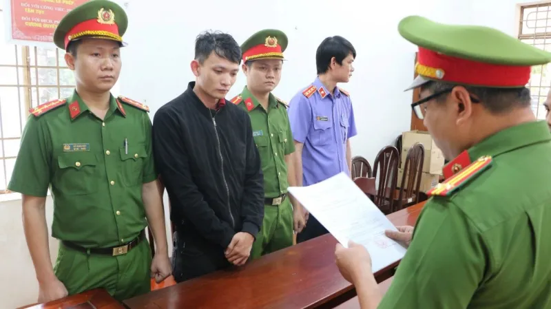 Bình Phước: Khởi tố tổng giám đốc lừa đảo bán đất nền, chiếm đoạt hơn 1,9 tỷ đồng